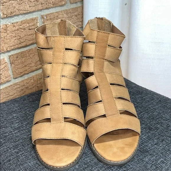 Vionic Harlow open-toe ankle bootie sandals in caramel. 8.5 - Picture 1 of 9